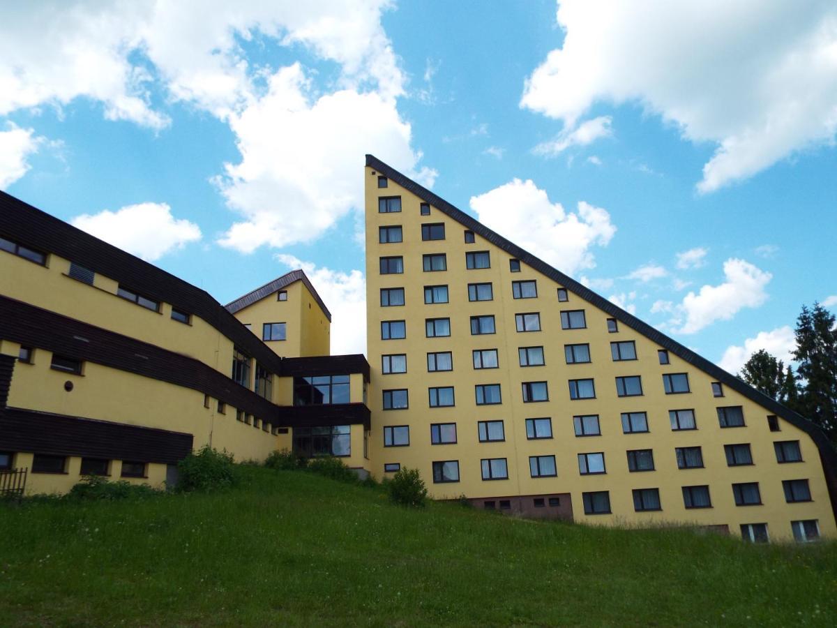 Horsky Hotel Jelenovska S Bazenem V Cene Valašské Klobouky Eksteriør bilde