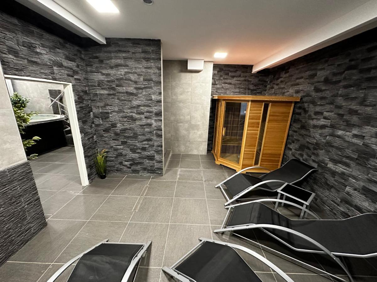Horsky Hotel Jelenovska S Bazenem V Cene Valašské Klobouky Eksteriør bilde