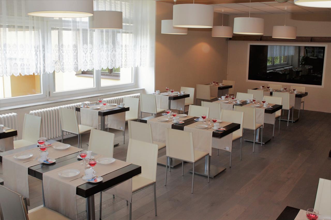 Horsky Hotel Jelenovska S Bazenem V Cene Valašské Klobouky Eksteriør bilde