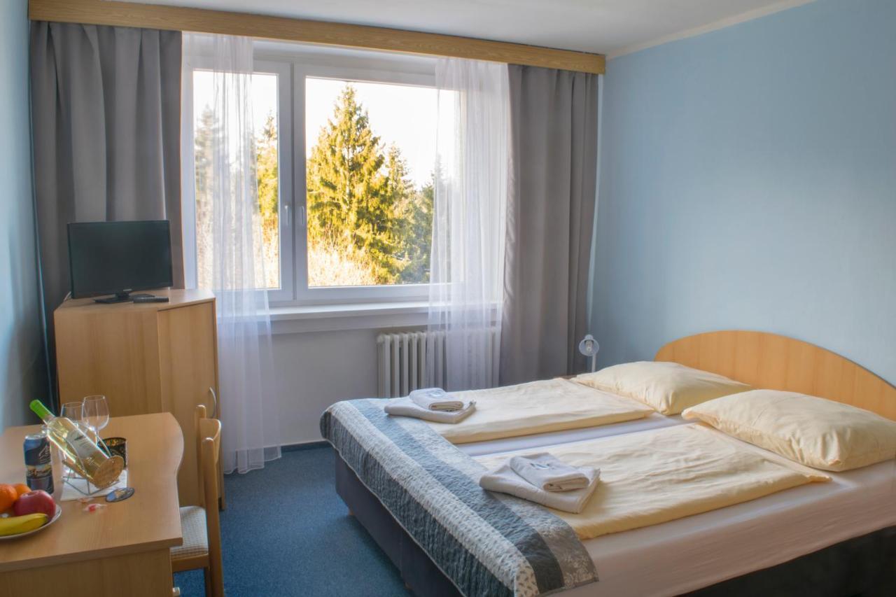 Horsky Hotel Jelenovska S Bazenem V Cene Valašské Klobouky Eksteriør bilde